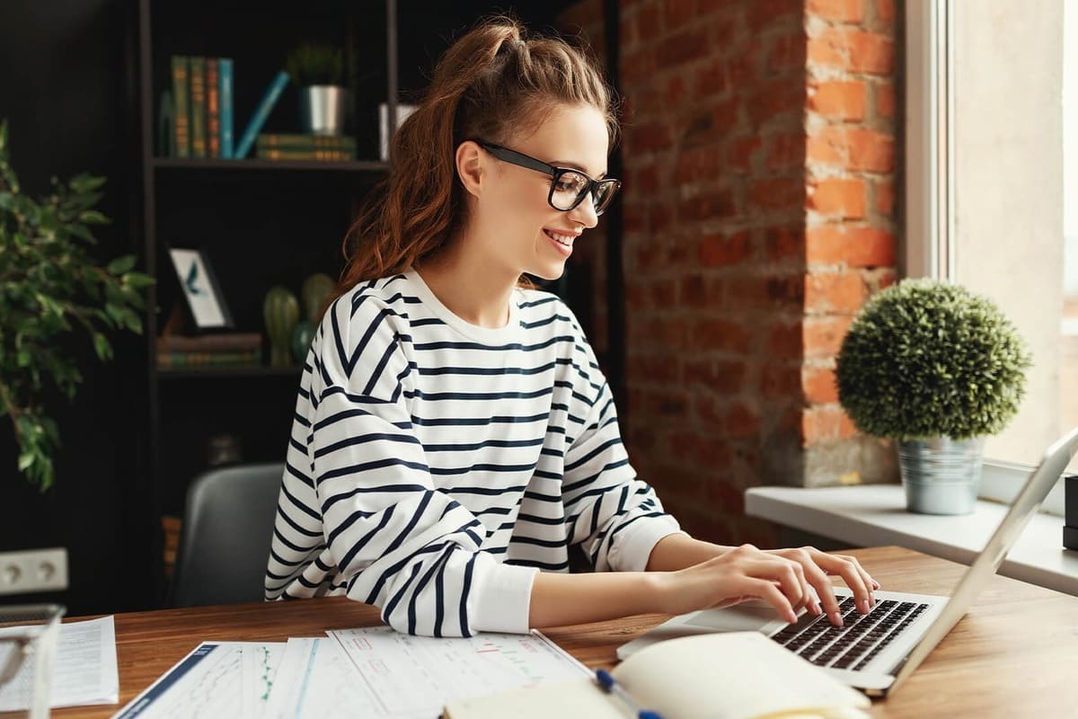 VAGA HOME OFFICE Oi Oferece Ótimos Benefícios Para Trabalhar em Casa.